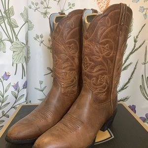 Ariat Heritage R Toe Western Boot Size 8.5 Wide
